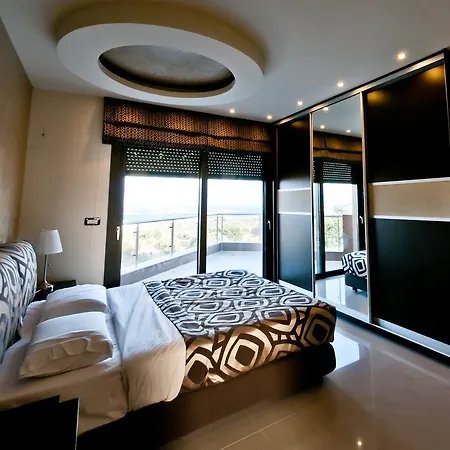 Villa St. Nicolas & Theano
